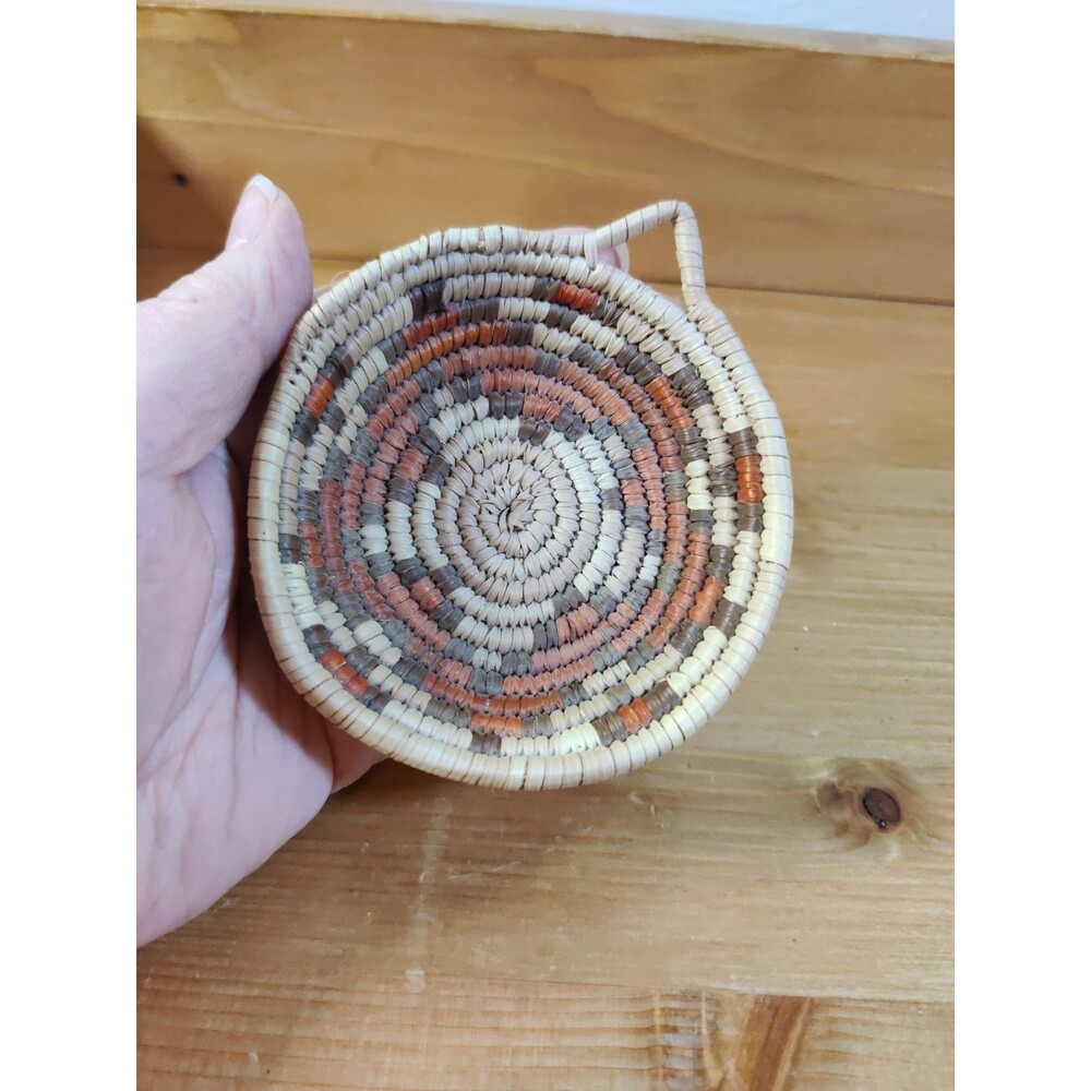 VINTAGE Small NAVAJO Dine WEDDING BASKET Star ~3.5" Diameter